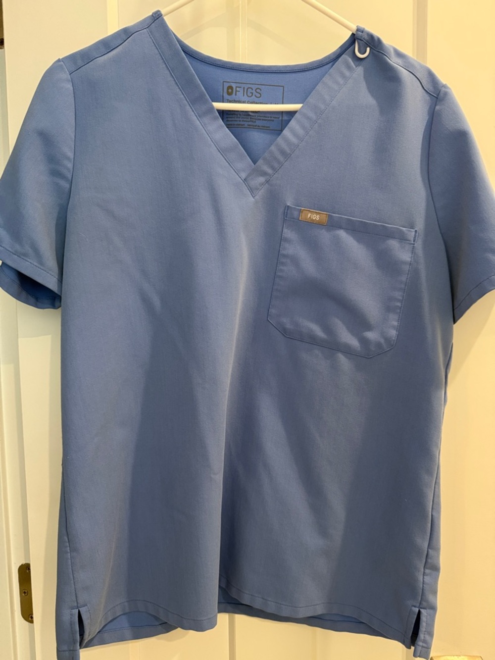 FIGS Women’s V-Neck Scrub Top in Ceil Blue